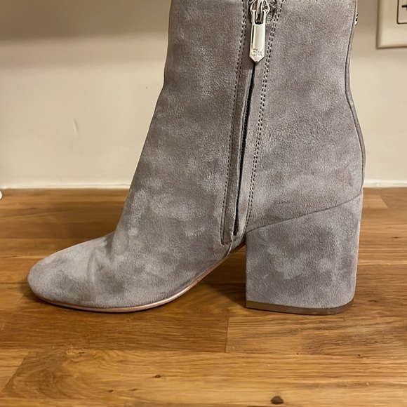 Sam Edelman Grey “Taye” Block Heeled Ankle Bootie. - Picture 4 of 7